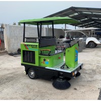 Electric Three-Wheel Multifunctional Street Sweeper Three Brush Semi-Enclosed Sweeper School/Street/Park